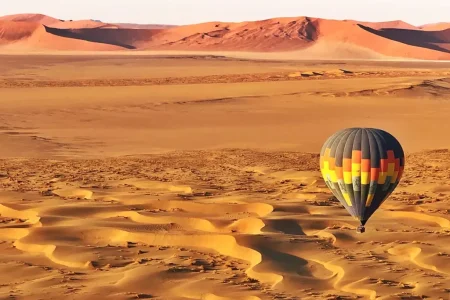 BALLOONING TOUR OVER THE DESERT